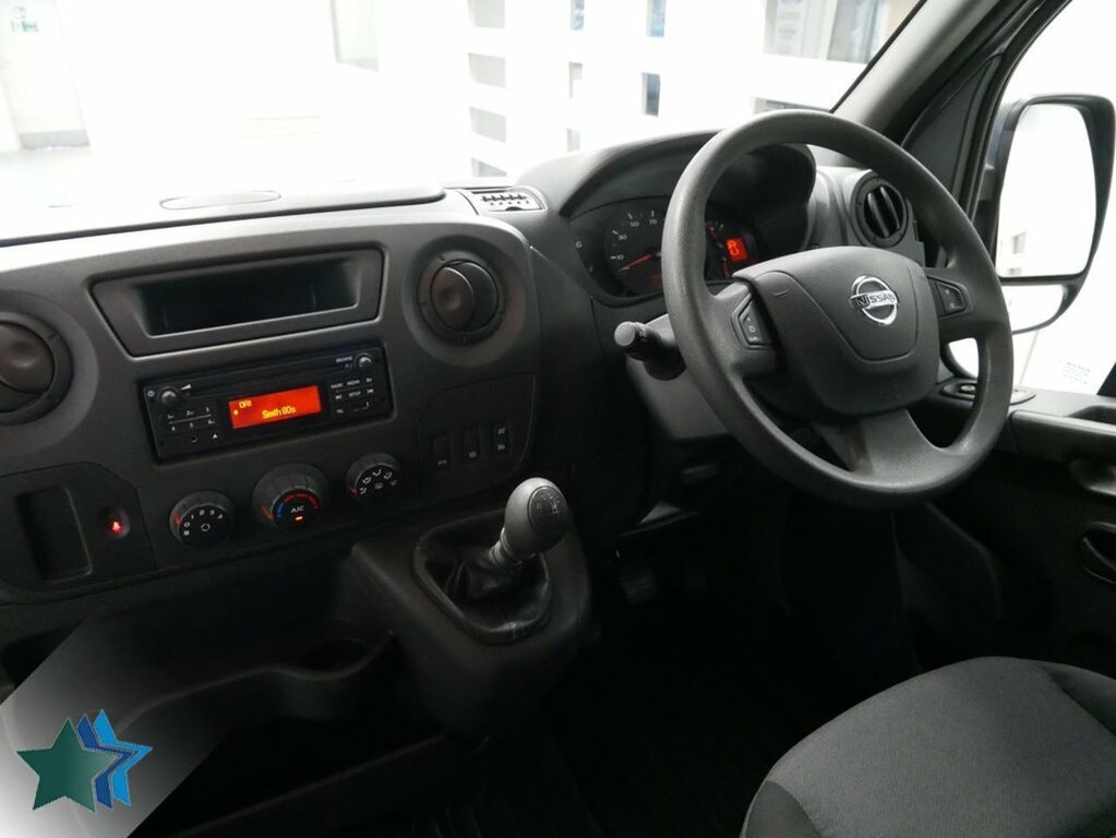 Nissan NV400 2.3L Dci 35 Se Panel Van Fwd L2 Silver #2