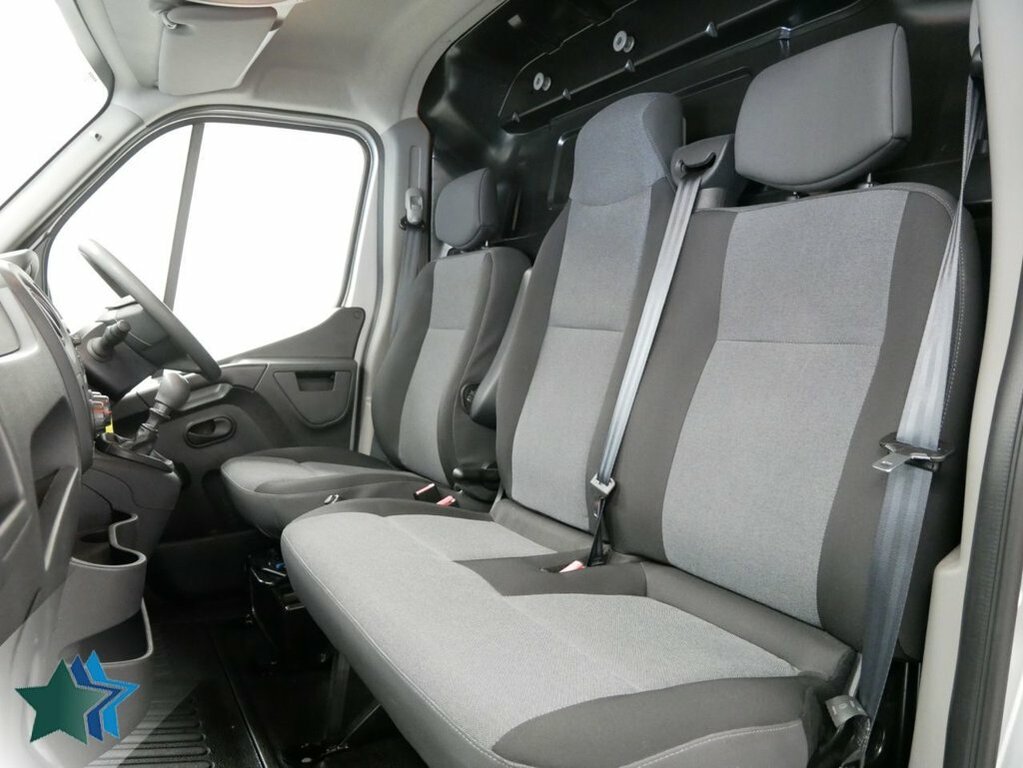 Nissan NV400 2.3L Dci 35 Se Panel Van Fwd L2 Silver #3