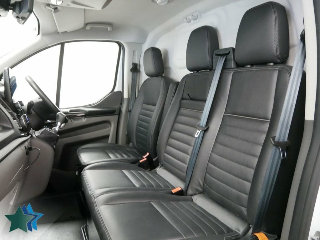 Ford Transit Custom 2L 2.0 300 Ecoblue Trail Panel Van Manu HT72JEJ White #3