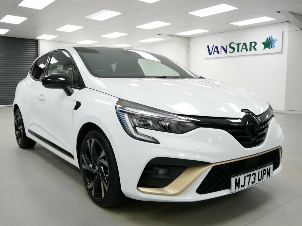 Renault Clio 1.6L E-tech E-tech Engineered Hatchback White