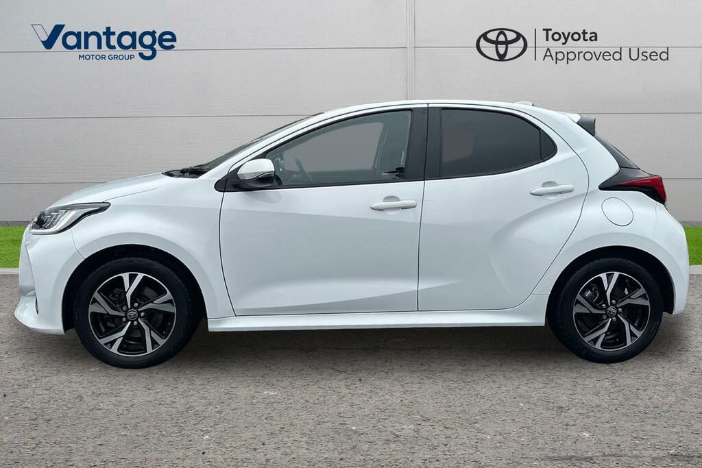 Toyota Yaris 1.5 Vvt-h Design E-cvt Euro 6 Ss YC24AUJ White #6