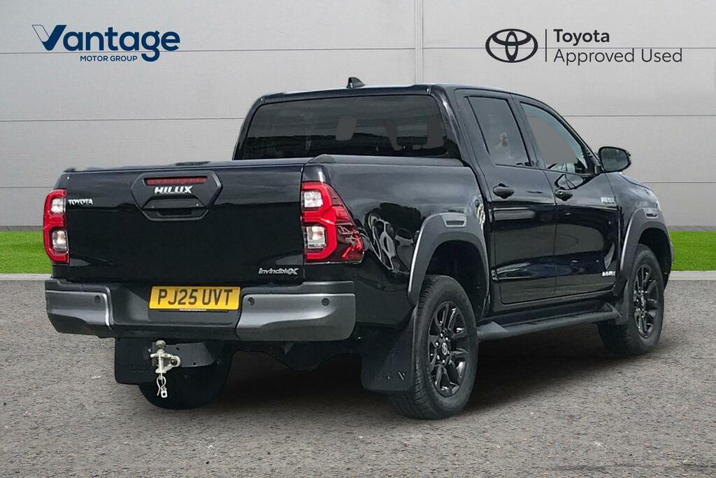 Toyota HILUX 2.8 D-4d-h Invincible X 4Wd Euro 6 PJ25UVT Black #2