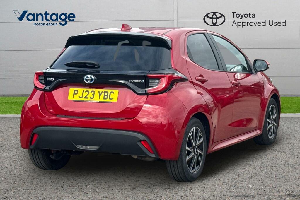 Toyota Yaris 1.5 Vvt-h Design E-cvt Euro 6 Ss PJ23YBC Red #2