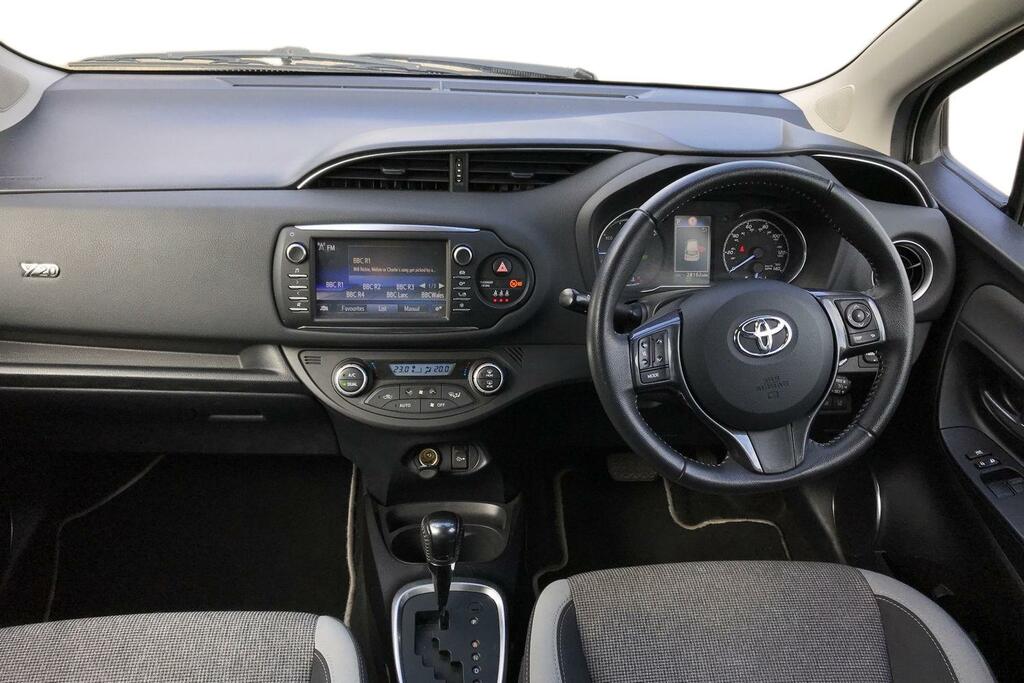 Toyota Yaris 1.5 Vvt-h Y20 Bi-tone E-cvt Euro 6 Ss PJ20RVE Silver #6
