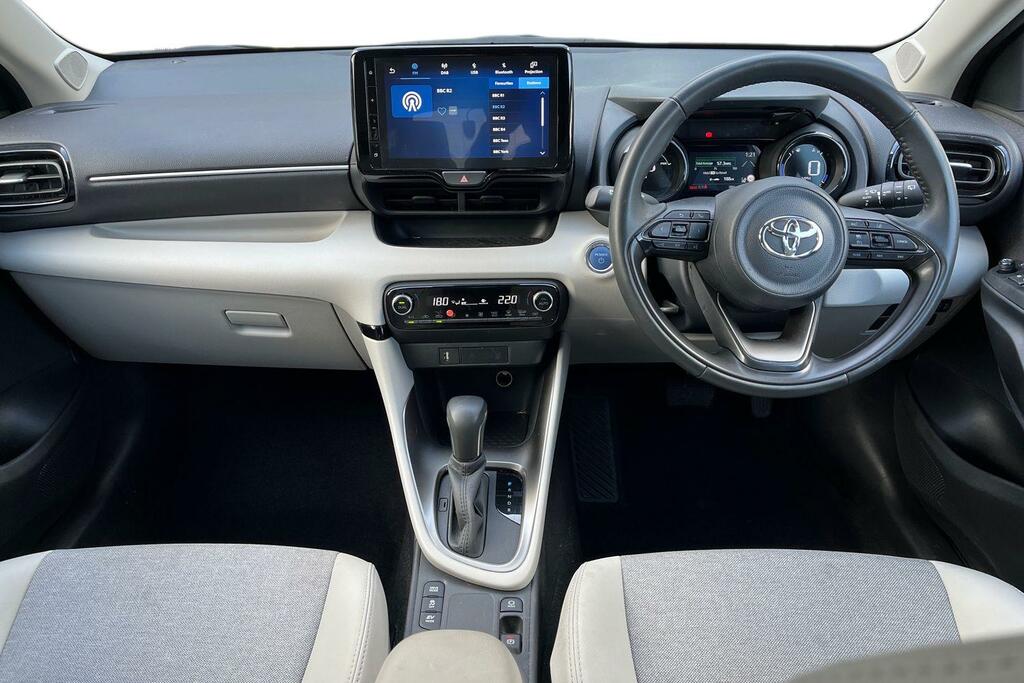 Toyota Yaris 1.5 Vvt-h Excel Hatchback Hybrid E-cvt YF73TLK White #6