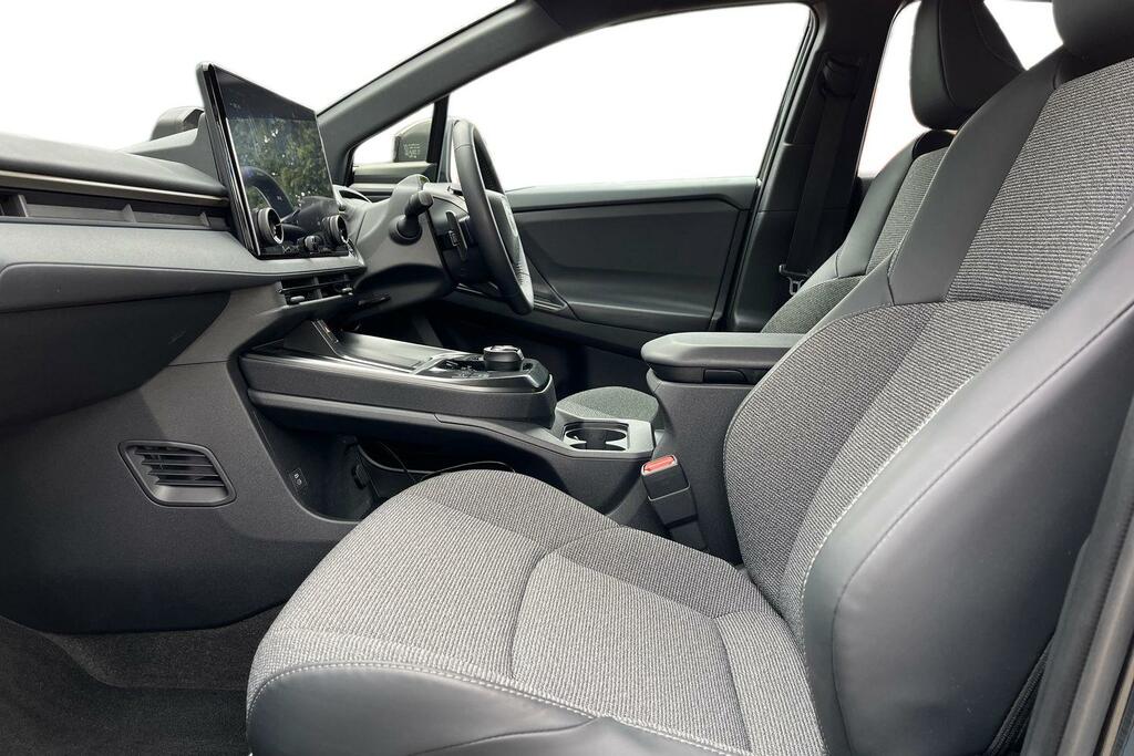 Toyota bZ4X 73.1Kwh Design Suv 224 Ps YC75ONO Black #5