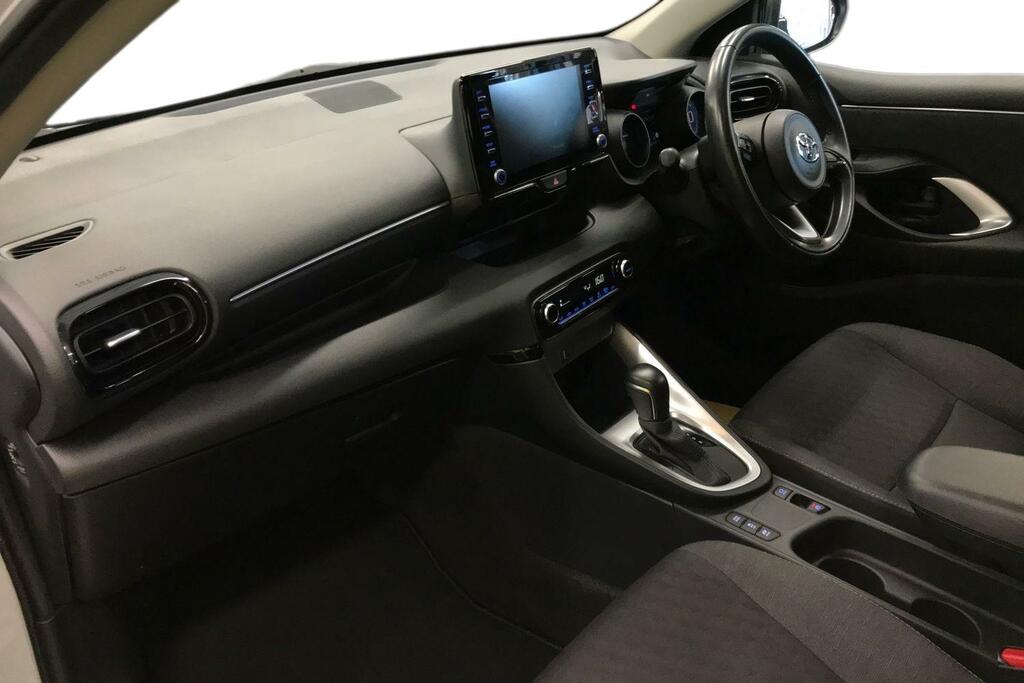 Toyota Yaris 1.5 Vvt-h Design E-cvt Euro 6 Ss PF21ZSZ Silver #5