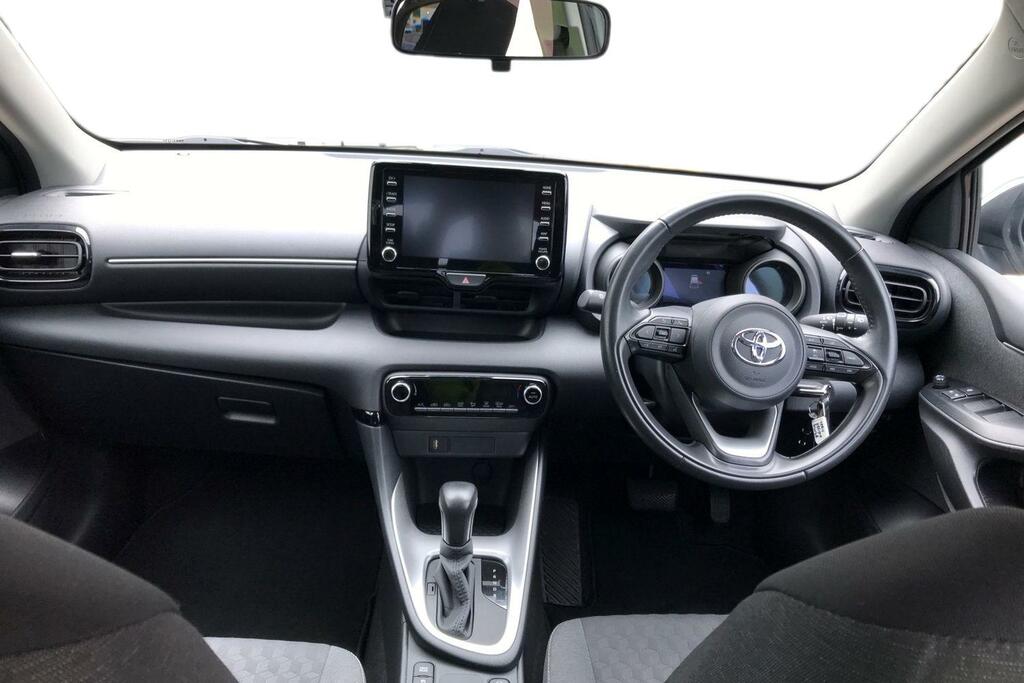 Toyota Yaris 1.5 Vvt-h Design E-cvt Euro 6 Ss PF21ZSZ Silver #6