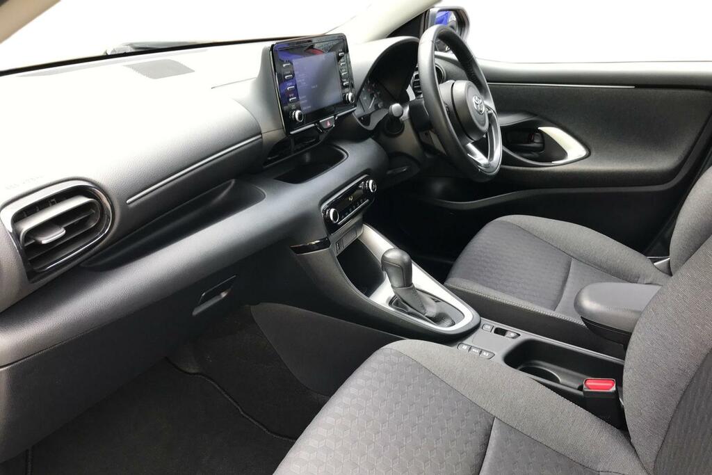 Toyota Yaris 1.5 Vvt-h Icon E-cvt Euro 6 Ss DE22OKV Black #5