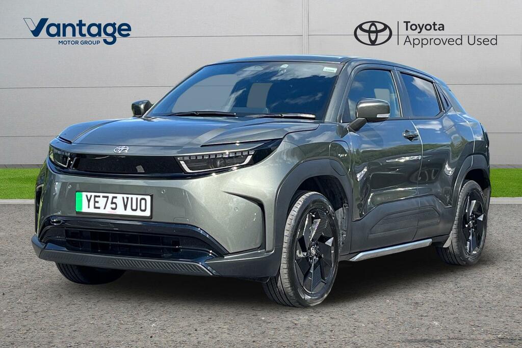 Toyota Urban Cruiser 61Kwh Design Suv 174 Ps YE75VUO Green #3
