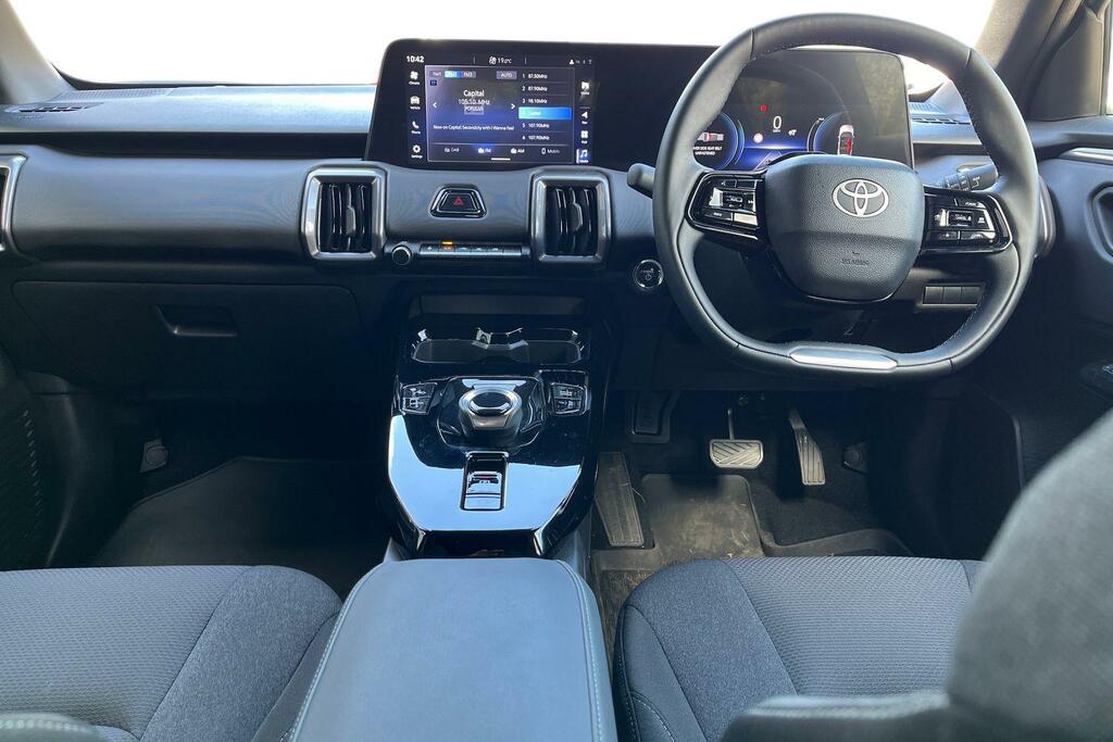 Toyota Urban Cruiser 61Kwh Design Suv 174 Ps YE75VUO Green #6