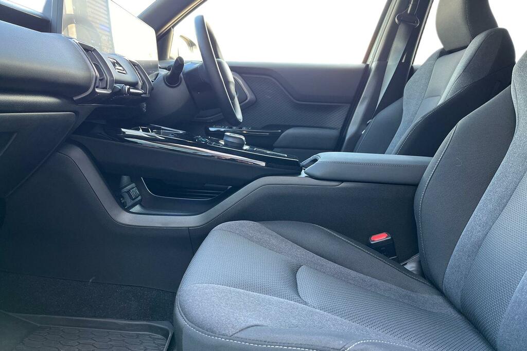 Toyota Urban Cruiser 61Kwh Design Suv 174 Ps YE75VUO Green #5
