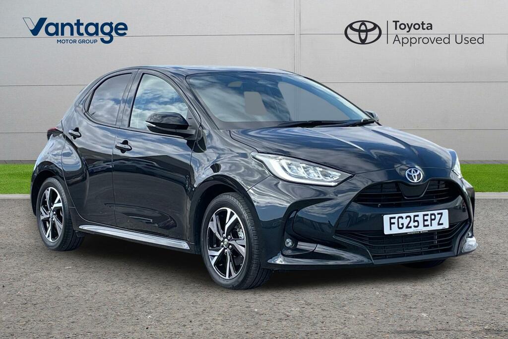 Toyota Yaris 1.5 Vvt-h Design E-cvt Euro 6 Ss Black