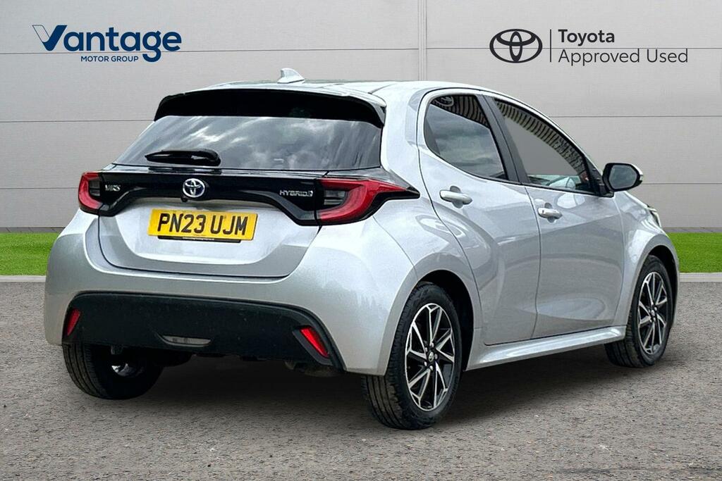 Toyota Yaris 1.5 Vvt-h Design E-cvt Euro 6 Ss PN23UJM Silver #2