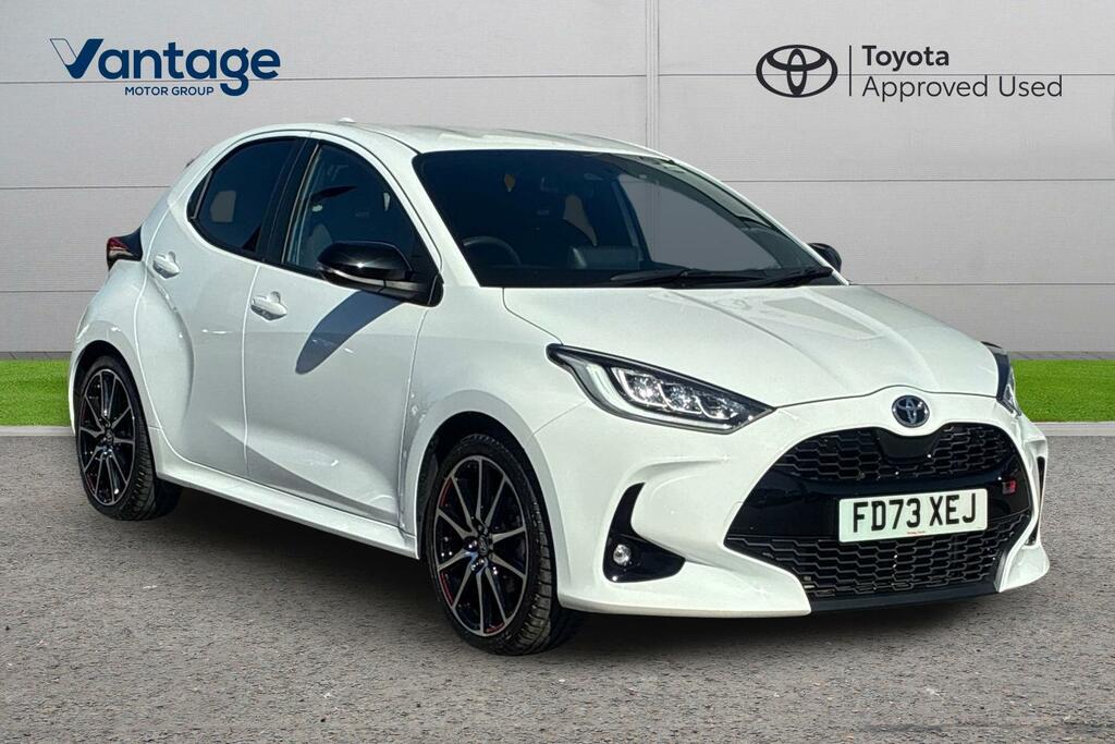 Toyota Yaris 1.5 Vvt-h Gr Sport E-cvt Euro 6 Ss White