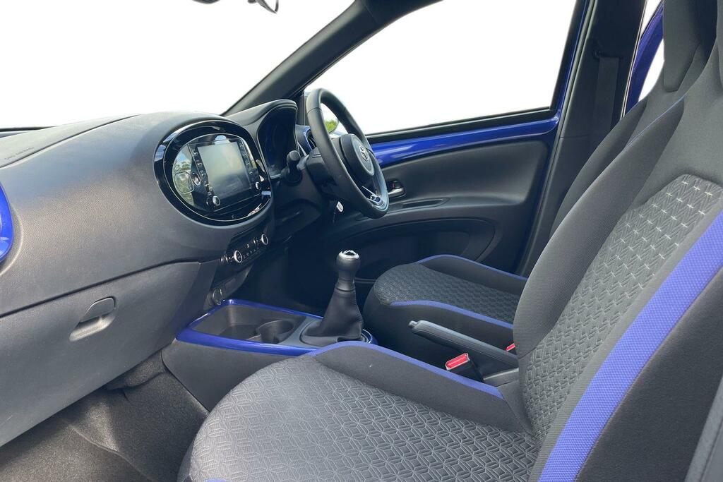 Toyota Aygo X 1.0 Vvt-i Edge Euro 6 Ss PK23WVZ Blue #5