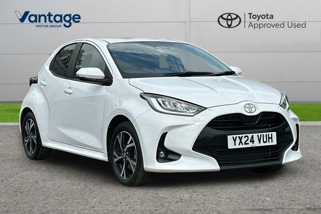 Toyota Yaris 1.5 Vvt-h Design E-cvt Euro 6 Ss White