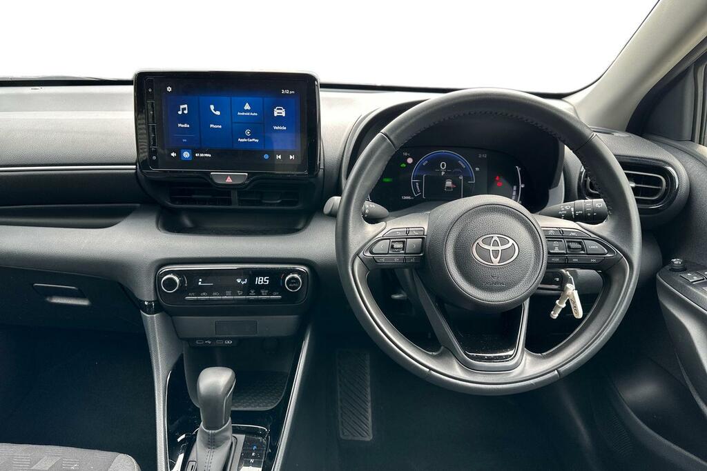 Toyota Yaris 1.5 Vvt-h Design E-cvt Euro 6 Ss YX24VUH White #6