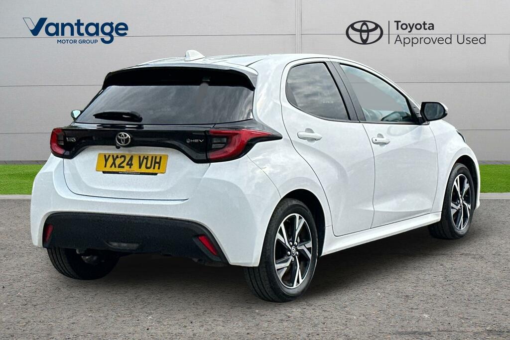 Toyota Yaris 1.5 Vvt-h Design E-cvt Euro 6 Ss YX24VUH White #2