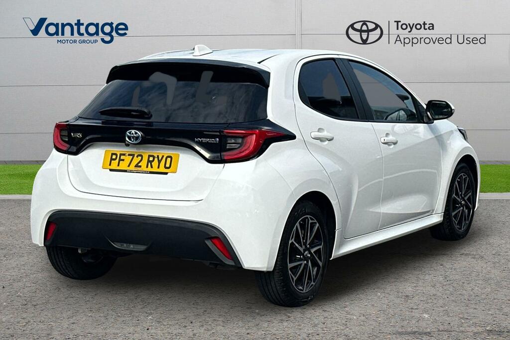 Toyota Yaris 1.5 Vvt-h Design E-cvt Euro 6 Ss PF72RYO White #2