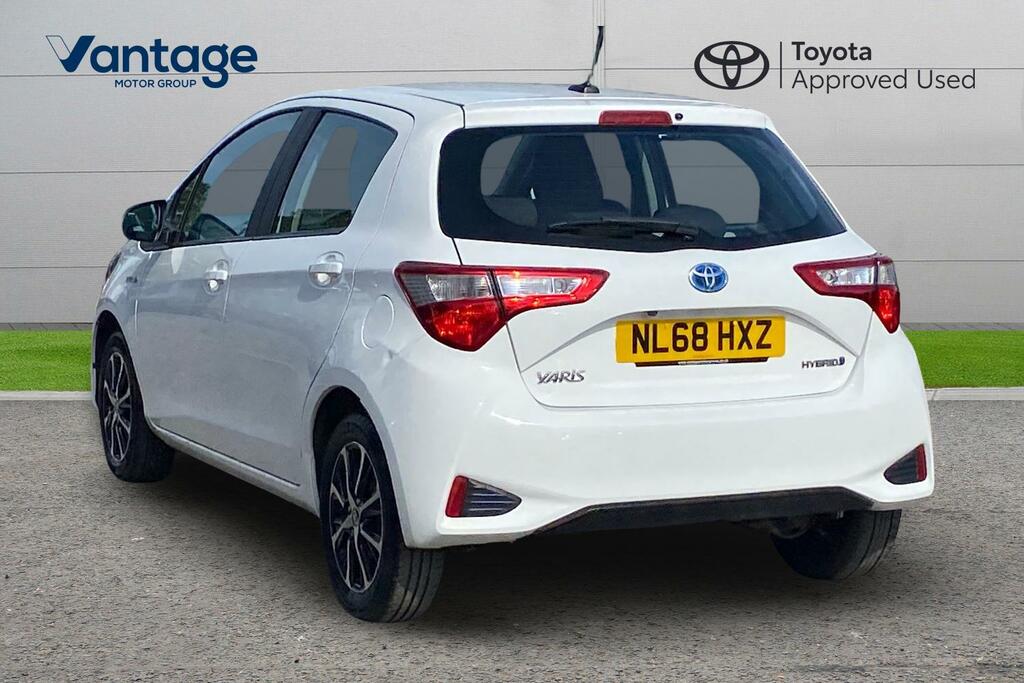 Toyota Yaris 1.5 Vvt-h Icon Tech E-cvt Euro 6 Ss NL68HXZ White #4
