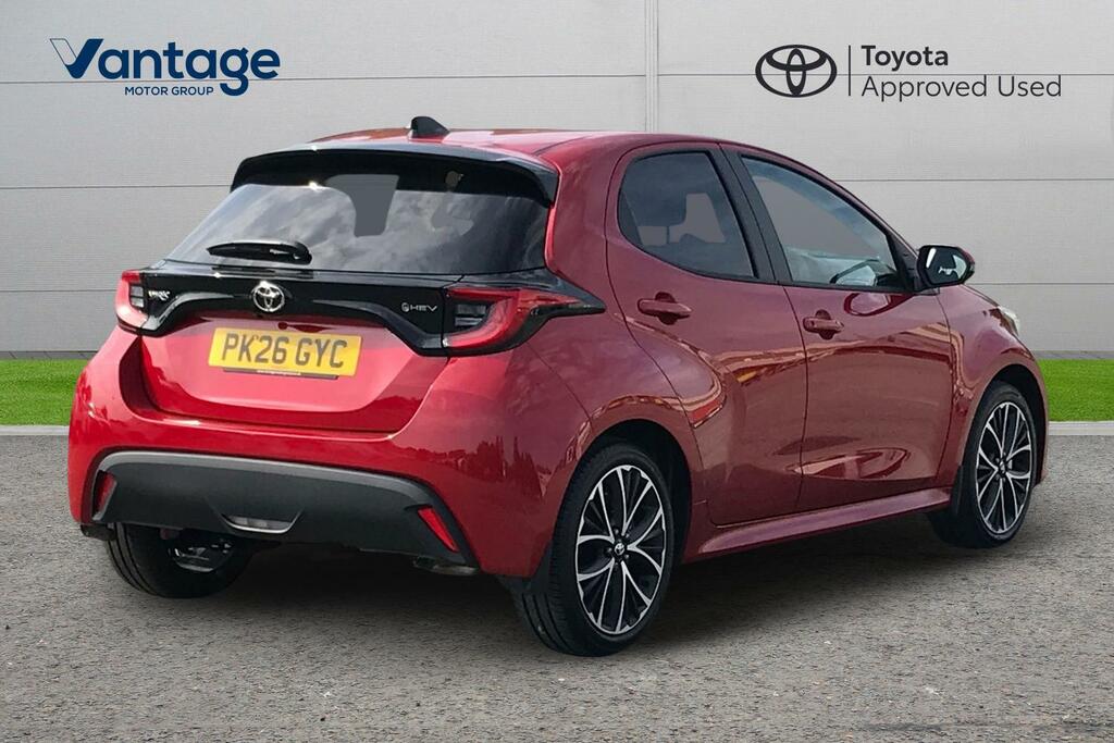 Toyota Yaris 1.5 Vvt-h Design E-cvt Euro 6 Ss PK26GYC Red #2