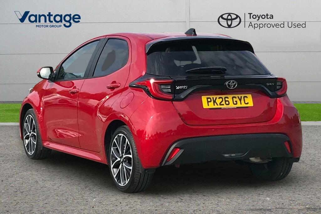 Toyota Yaris 1.5 Vvt-h Design E-cvt Euro 6 Ss PK26GYC Red #4