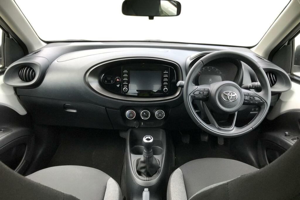 Toyota Aygo X 1.0 Vvt-i Pure Euro 6 Ss PK23FCJ White #6
