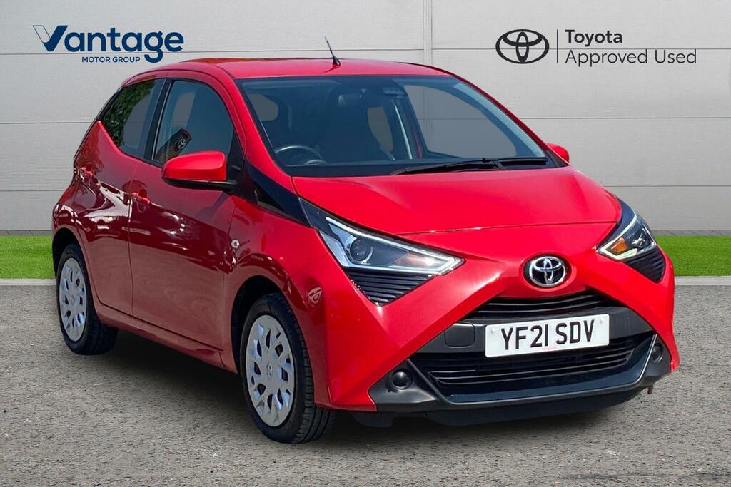 Toyota Aygo 1.0 Vvt-i X-play Euro 6 Ss Red
