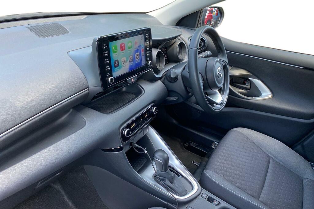 Toyota Yaris 1.5 Vvt-h Design E-cvt Euro 6 Ss YB72AHK Black #5