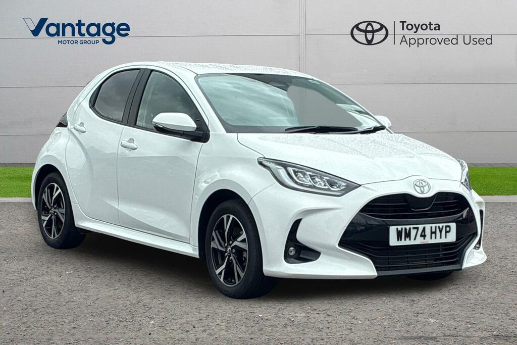 Toyota Yaris 1.5 Vvt-h Design E-cvt Euro 6 Ss White