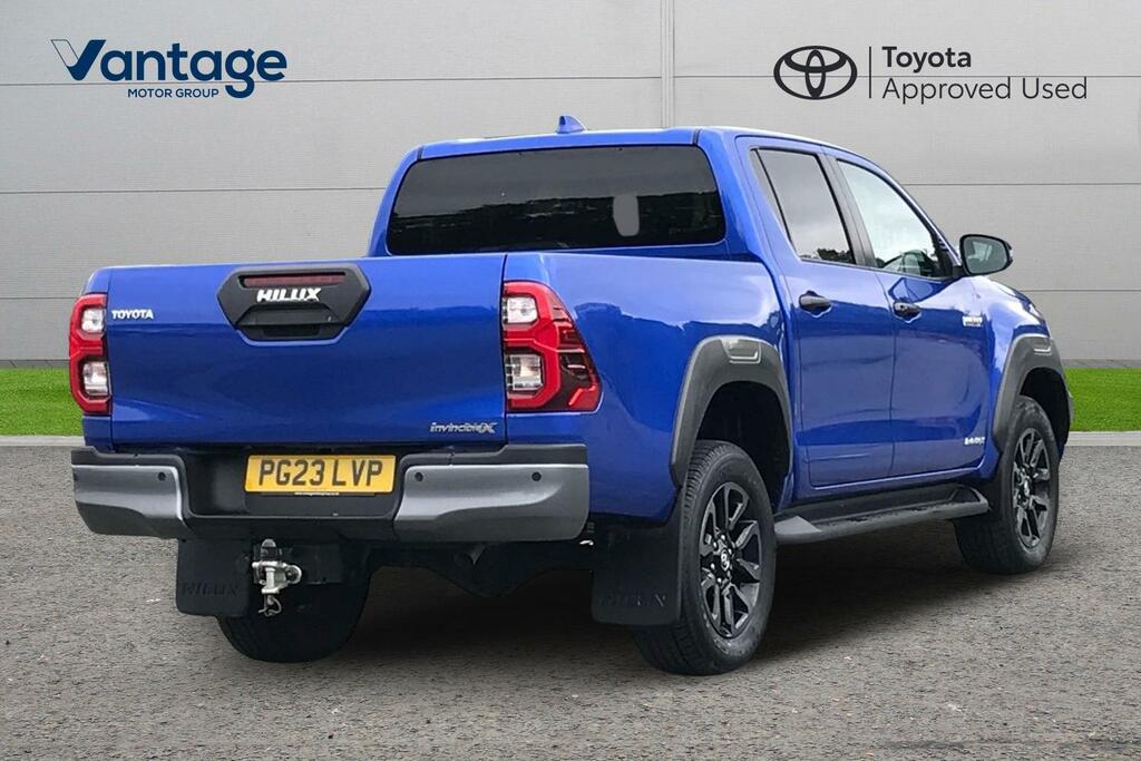 Toyota HILUX 2.8 D-4d Invincible X 4Wd Euro 6 Ss Blue #2