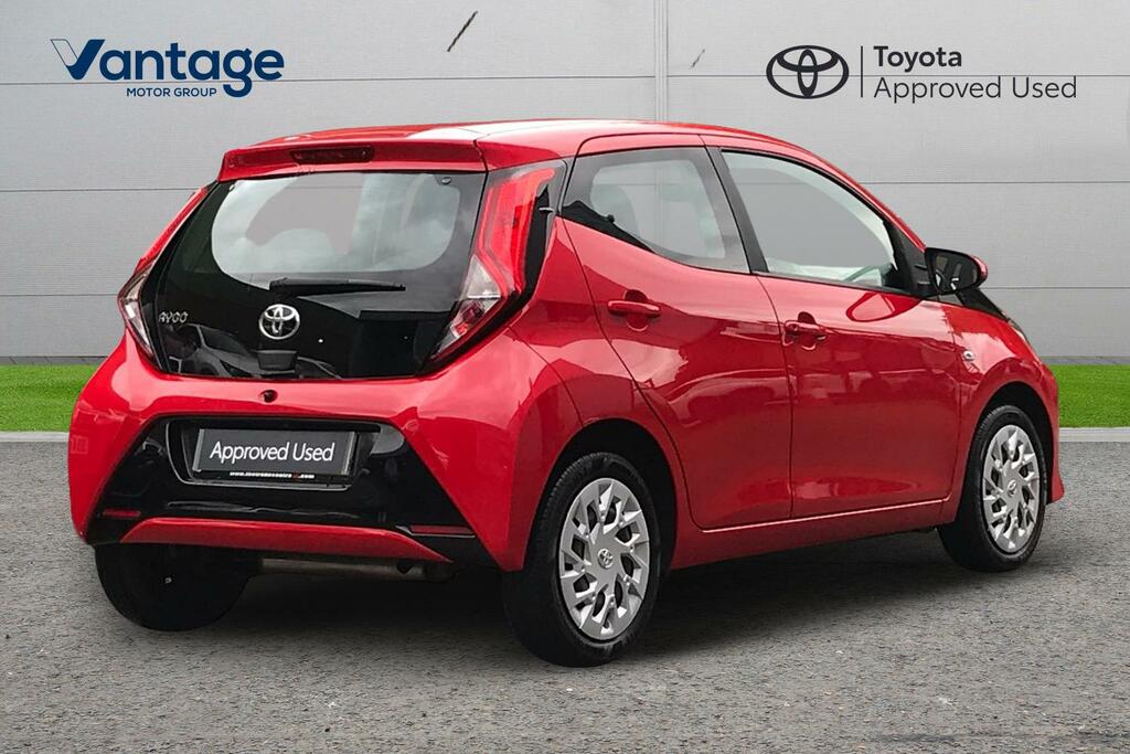 Toyota Aygo 1.0 Vvt-i X-play Euro 6 YY20GGK Red #2