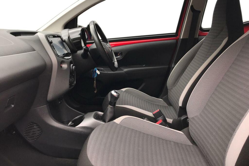 Toyota Aygo 1.0 Vvt-i X-play Euro 6 YY20GGK Red #5