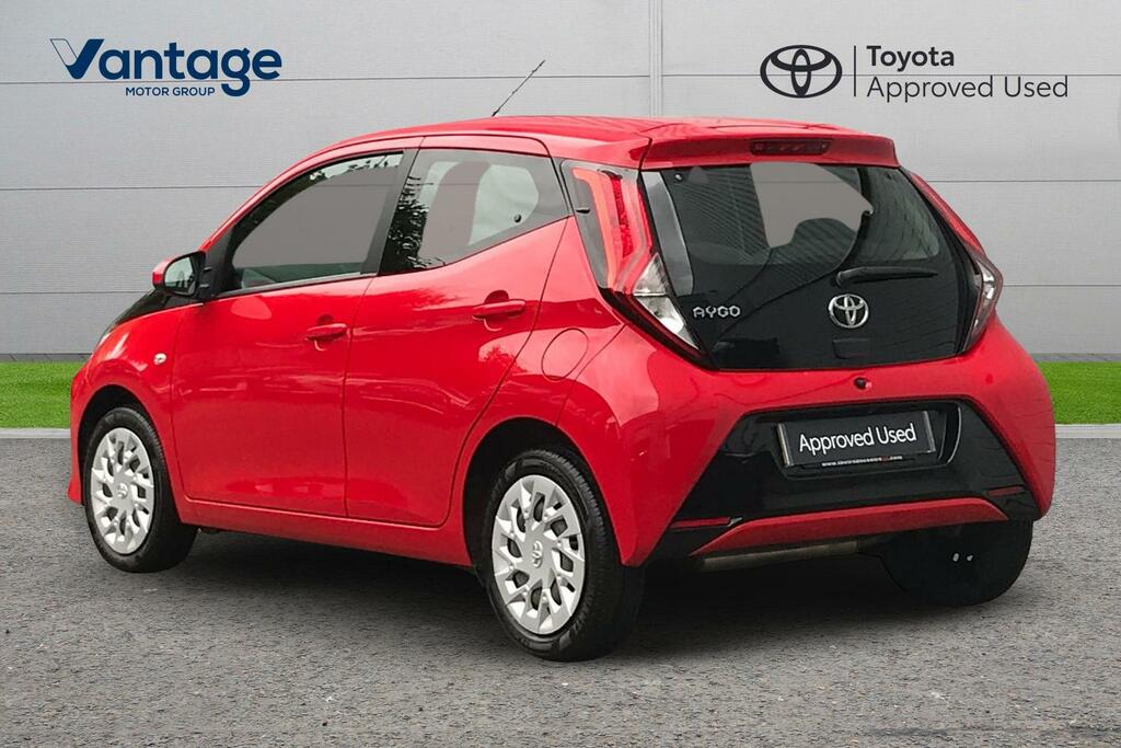 Toyota Aygo 1.0 Vvt-i X-play Euro 6 YY20GGK Red #4