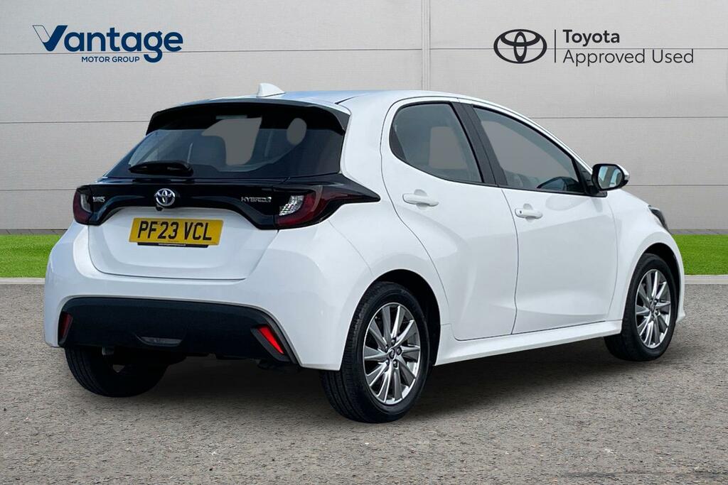 Toyota Yaris 1.5 Vvt-h Icon E-cvt Euro 6 Ss PF23VCL White #2