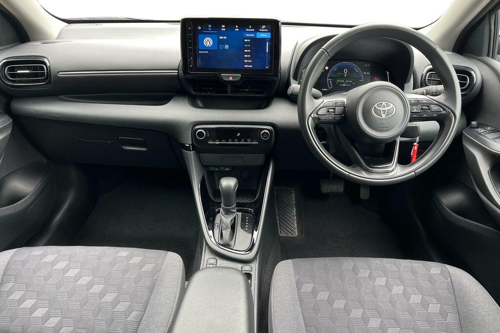 Toyota Yaris 1.5 Vvt-h Design Hatchback Hybrid E-cvt YC25NFT Black #6