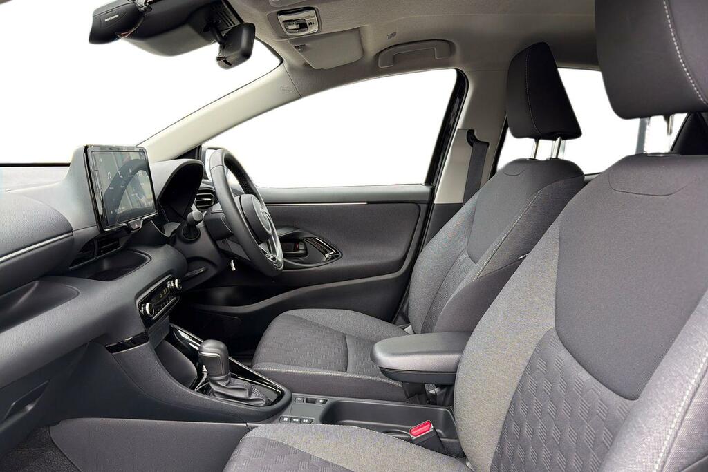 Toyota Yaris 1.5 Vvt-h Design E-cvt Euro 6 Ss BT25AXM Black #5