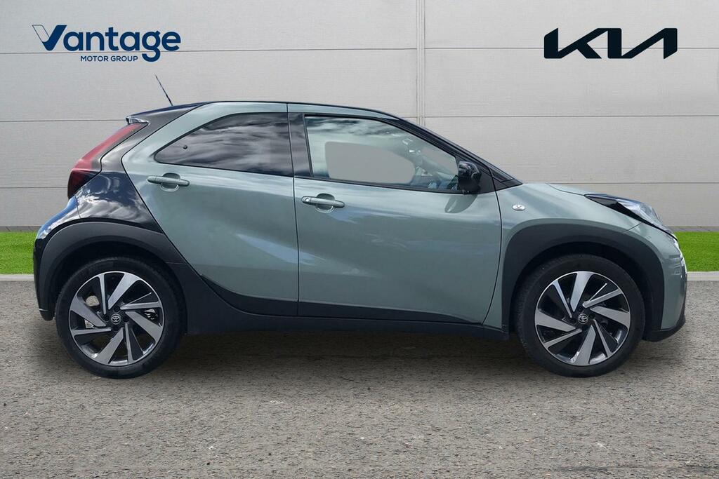 Toyota Aygo X 1.0 Vvt-i Edge Hatchback X-shift Euro 6 YY24ULB Green #2