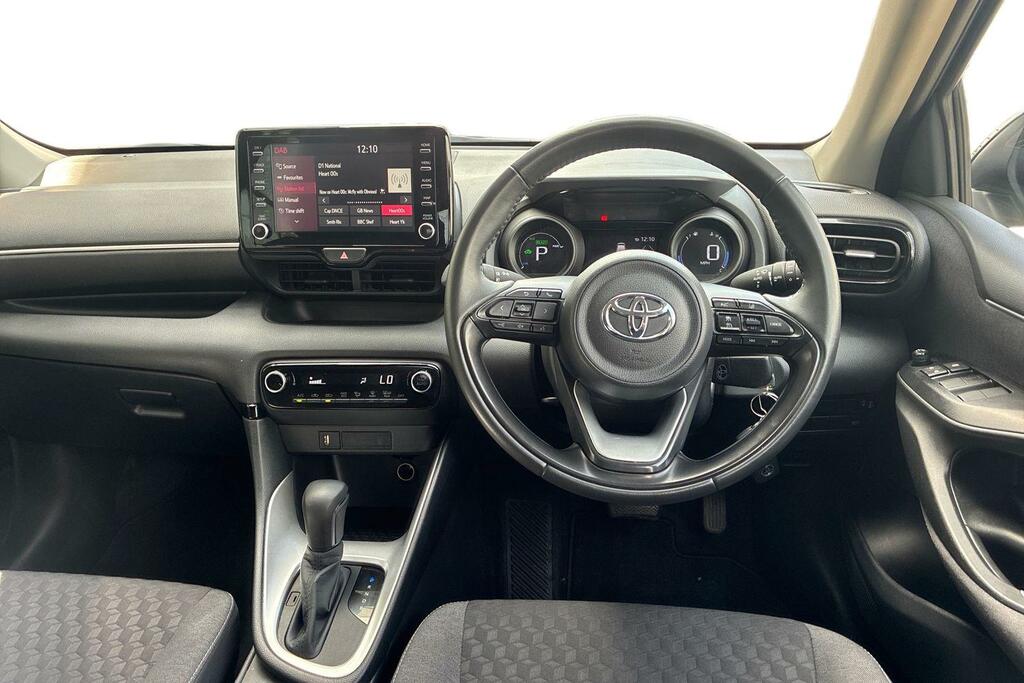 Toyota Yaris 1.5 Vvt-h Design E-cvt Euro 6 Ss YE73DLV Brown #6