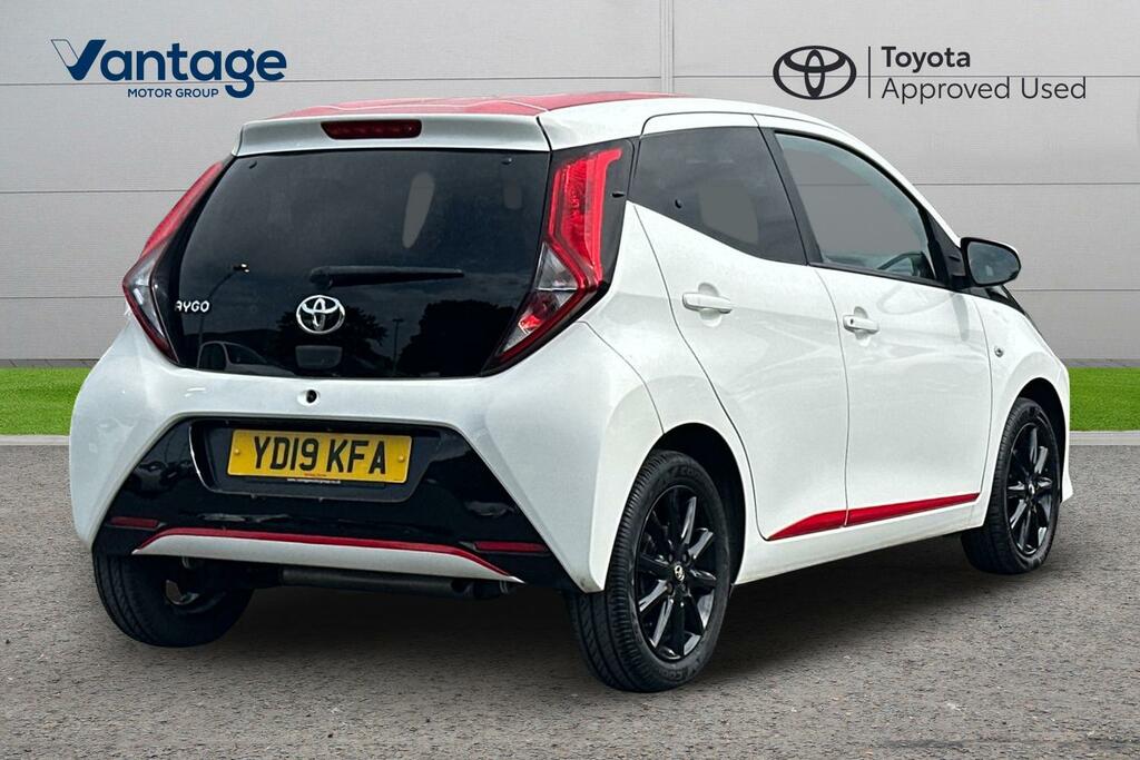 Toyota Aygo 1.0 Vvt-i X-press Euro 6 YD19KFA White #2