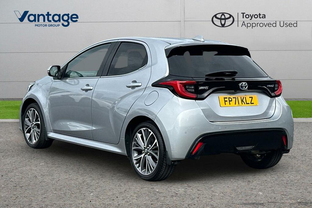 Toyota Yaris 1.5 Vvt-h Excel E-cvt Euro 6 Ss FP71KLZ Silver #4