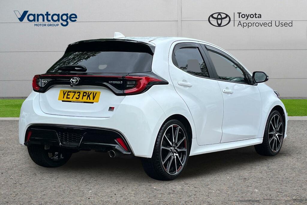 Toyota Yaris 1.5 Vvt-h Gr Sport Hatchback Hybrid E-c YE73PKV White #2