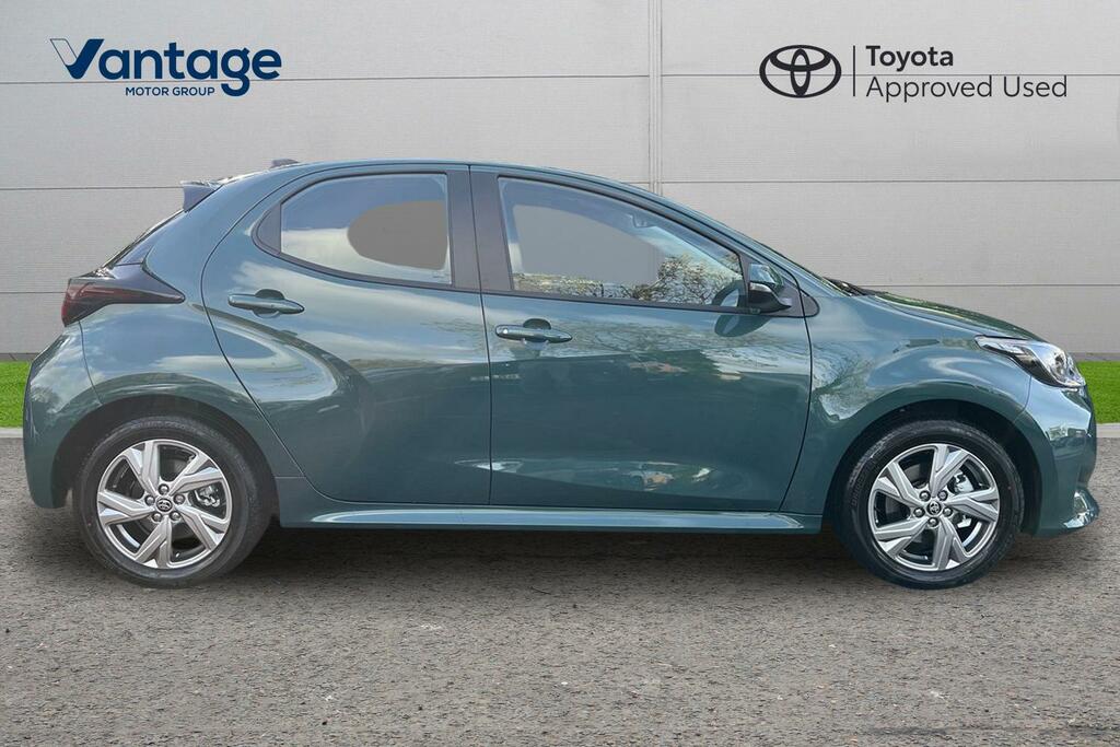 Toyota Yaris 1.5 Vvt-h Icon Hatchback Hybrid E-cvt E MT75NHG Green #2