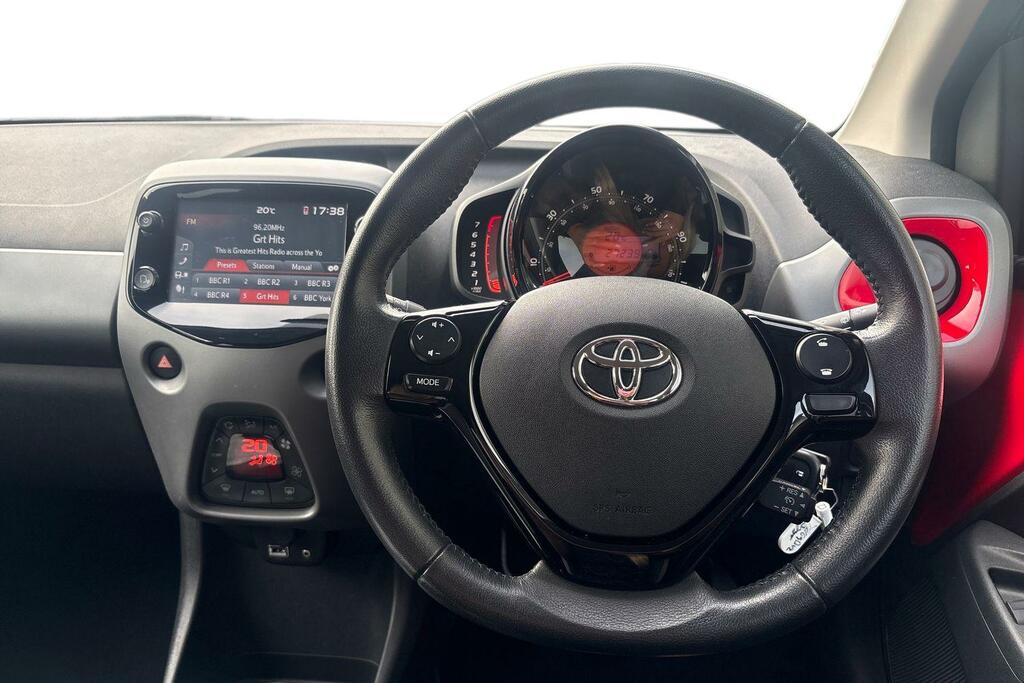 Toyota Aygo 1.0 Vvt-i X-trend Euro 6 YH69BVZ Red #6