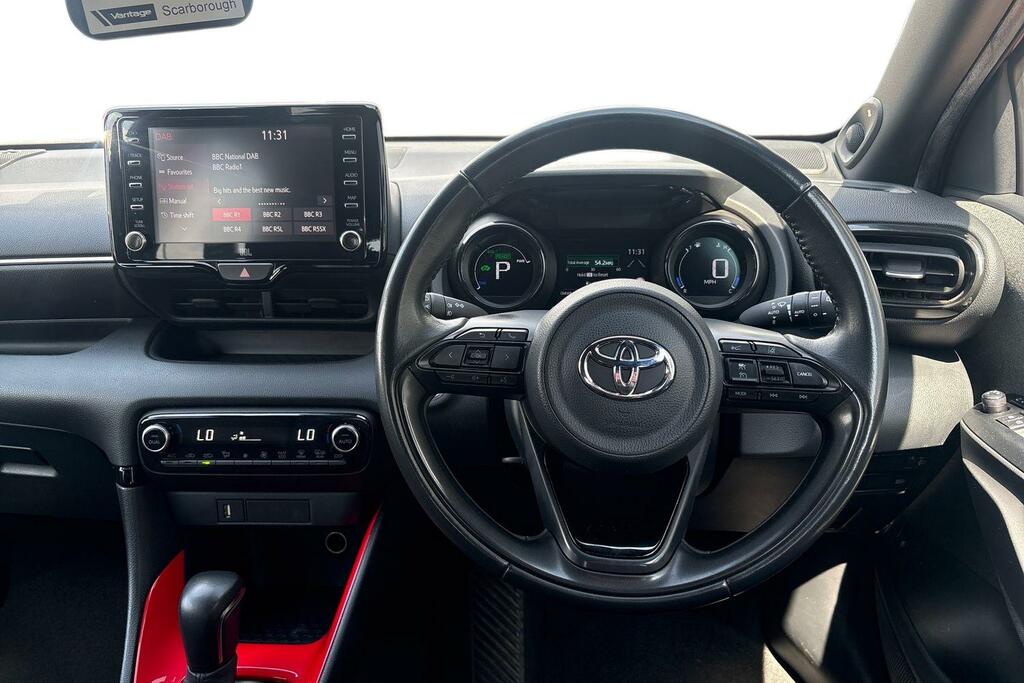 Toyota Yaris 1.5 Vvt-h Launch Edition E-cvt Euro 6 Ss YX70UVR Orange #6