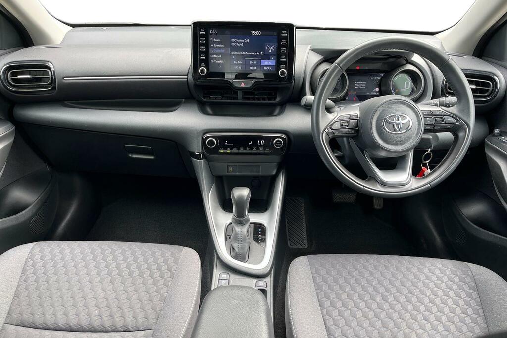 Toyota Yaris 1.5 Vvt-h Design Hatchback Hybrid E-cvt YF73TTU White #6