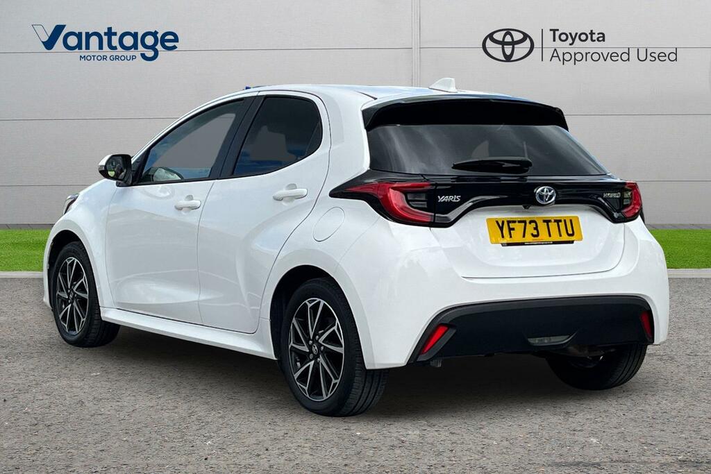 Toyota Yaris 1.5 Vvt-h Design Hatchback Hybrid E-cvt YF73TTU White #4