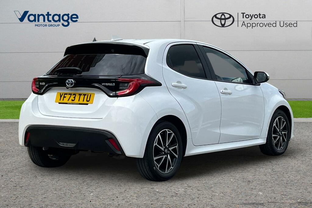 Toyota Yaris 1.5 Vvt-h Design Hatchback Hybrid E-cvt YF73TTU White #2