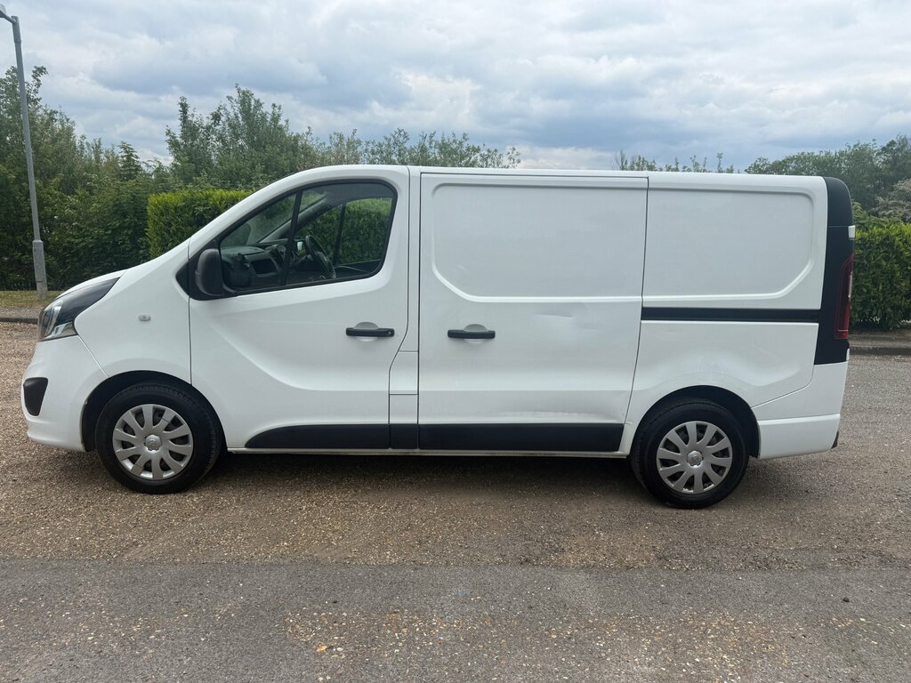 Vauxhall Vivaro 1.6 Cdti 2700 Sportive Panel Van KR68XRS White #4